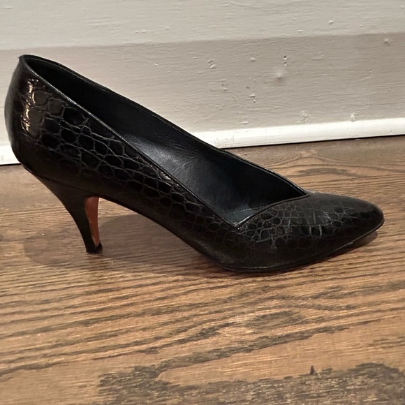 Bally Vintage Black Crocodile embossed pump size 7.5 - Picture 2 of 8
